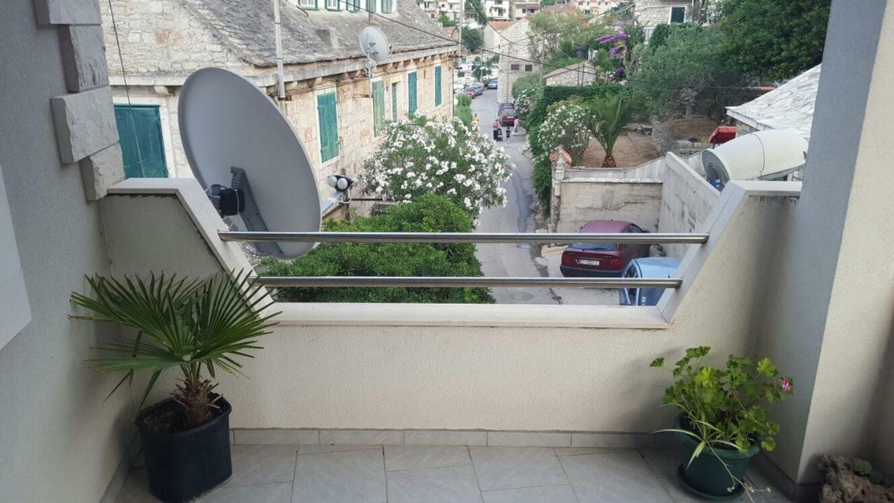 Apartment Vana Stomorska Exterior photo